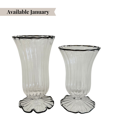Fluted glassware with double black rim